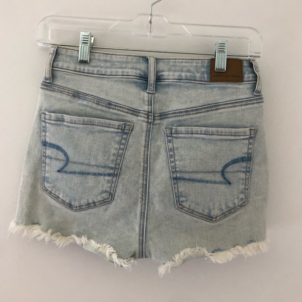 Size 2 American Eagle light wash jean shorts - Picture 2 of 3